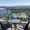 Lake Views Balcony in Spacious 1 Bed Unit - Hosted by CanStay
