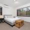 Beautifully Renovated Inner North Residence - Hosted by CanStay
