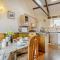 2 Bed in Bridport 94222