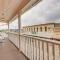 The Loft - Historic Dtwn Hondo Apt with Balcony - Hondo