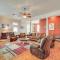 The Loft - Historic Dtwn Hondo Apt with Balcony - Hondo