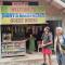 Jhony's Backpacker-Guest House only stay here book treking with us - 武吉拉旺