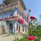 Radha Gopal Royal, Kausani