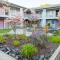 Creekside Inn & Suites