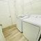 Spacious room with Shared bathroom - رالي
