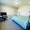 Spacious room with Shared bathroom - رالي