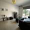 Lovely & Lightful Studio with pool