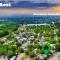 Comfy Cottage: Minutes from Main St, Private Yard - 格林维尔