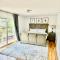 Stylish Evergreen Apartment By Newark Airport
