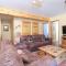 Cabin On The Rocks - Duck Creek Village