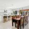 Aroha Moana - Luxe Entertainer with Pool & Playground