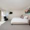 Vue de la Mer Luxe Retreat - Tennis, Pool, Views
