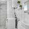1 Bedroom Beautiful Home In Ølsted