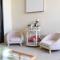 Relaxed Coastal Charm - A Stylish Resort-style Haven