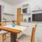 Nice Apartment In Omisalj With Wifi - Omišalj