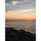 Walk To Beach - Bright, Pond-Facing 2BR Leisurama - مونتوك