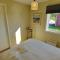 Fully renovated cottage with great hilltop views - Undenäs