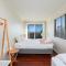 Seaview - Charming Two-Bedroom Home with Stunning Views of the Historic Bay of 1770