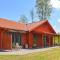 Nice Home In Månsarp With Lake View - Månsarp