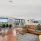 Spacious, modern and bright home with waterviews - Berriedale