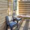 2 Bedroom Amazing Home In Tzummarum