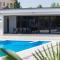 relax and more house with pool - ليوبوشكي