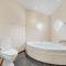 6 Bedroom Cozy Home In Slagelse