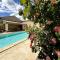 Superbe Mas en Pierre, Piscine, Boulodrome, 14 pers - 萨尔里昂