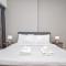 Spacious 1BR with Balcony & Rooftop Pool The Bay Business Bay - 迪拜