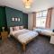 Enjoy A Spacious 3 Br W Your Family And Friends - South Shields