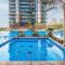 Chic 1-Bed Near Marina Promenade - 5 min to Tram - Dubaj