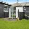 Two-Bedroom Holiday Home With A Fireplace In Rømø