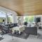 Two-Bedroom Holiday Home With A Fireplace In Rømø