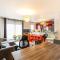 GuestReady - Red Letters in Montrouge - 蒙鲁日