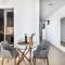 GuestReady - Modern home with stunning city views - Dubaj