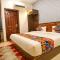 Hotel California Heights