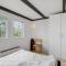 Cozy Home In Vinderup With Kitchen