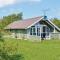 Nice Home In Vinderup With Kitchen