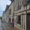 Sous murs, petite maison de ville au charme authentique