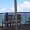 Top Floor Oceanfront location with great swimming and snorkeling MKM809 - ويليا