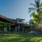 Casa Manzanillo - Ocean Room - Ocean View Room at Exceptional Beach Front Location