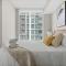 "The Draper" - Luxury Corner Unit w Tower View, - Near Stampede, Saddledome, BMO Centre! FREE Parking, Banff Pass, & Wine!
