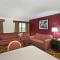 AmericInn by Wyndham Elkhorn Near Lake Geneva