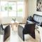 Awesome Home In Heinkenszand With Wifi