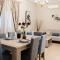 Chrispas House Beachfront Bliss & Stunning Views