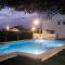 La Casita Denia, charming 2BR Townhouse with shared Pool, 1km to Beach