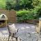 Rita's Luxury Retreat with Swedish Hot tub and Wood Fuelled Pizza Oven - Shrewsbury