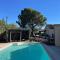 Villa Coustellet avec vue sur le Luberon