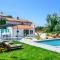 Villa Gravisi by Villa Plus