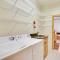 11 Mi to Ski Sapphire Heaven South Apt with Porch - هايلاند